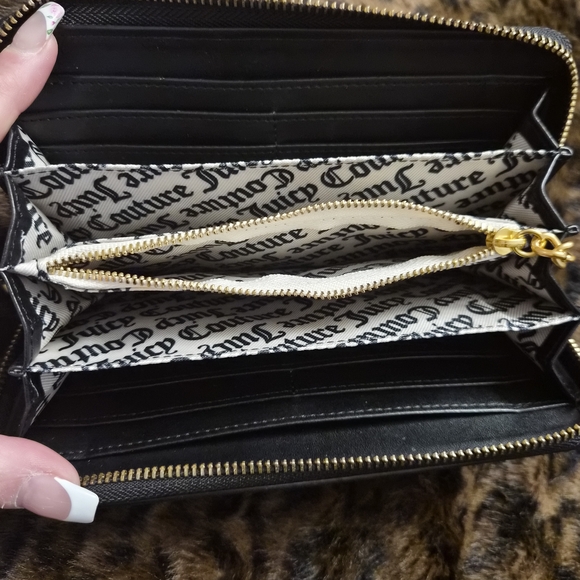 UK Juicy Couture Black and Gold Wallet - Picture 5 of 5